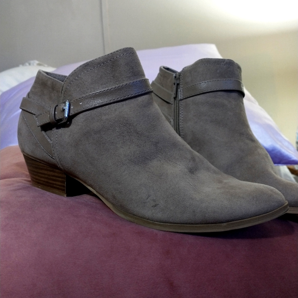 Old Navy Size 8 Booties